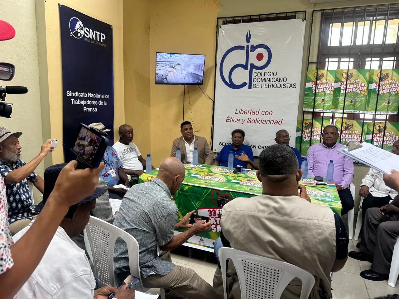 406199f0-c6a4-4926-a695-e39822854730