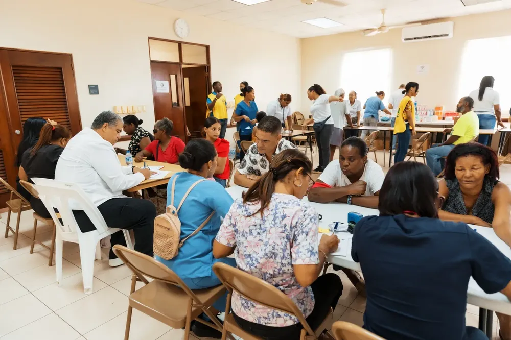 f001147b-6357-49dc-a63e-454d13cd9ddb