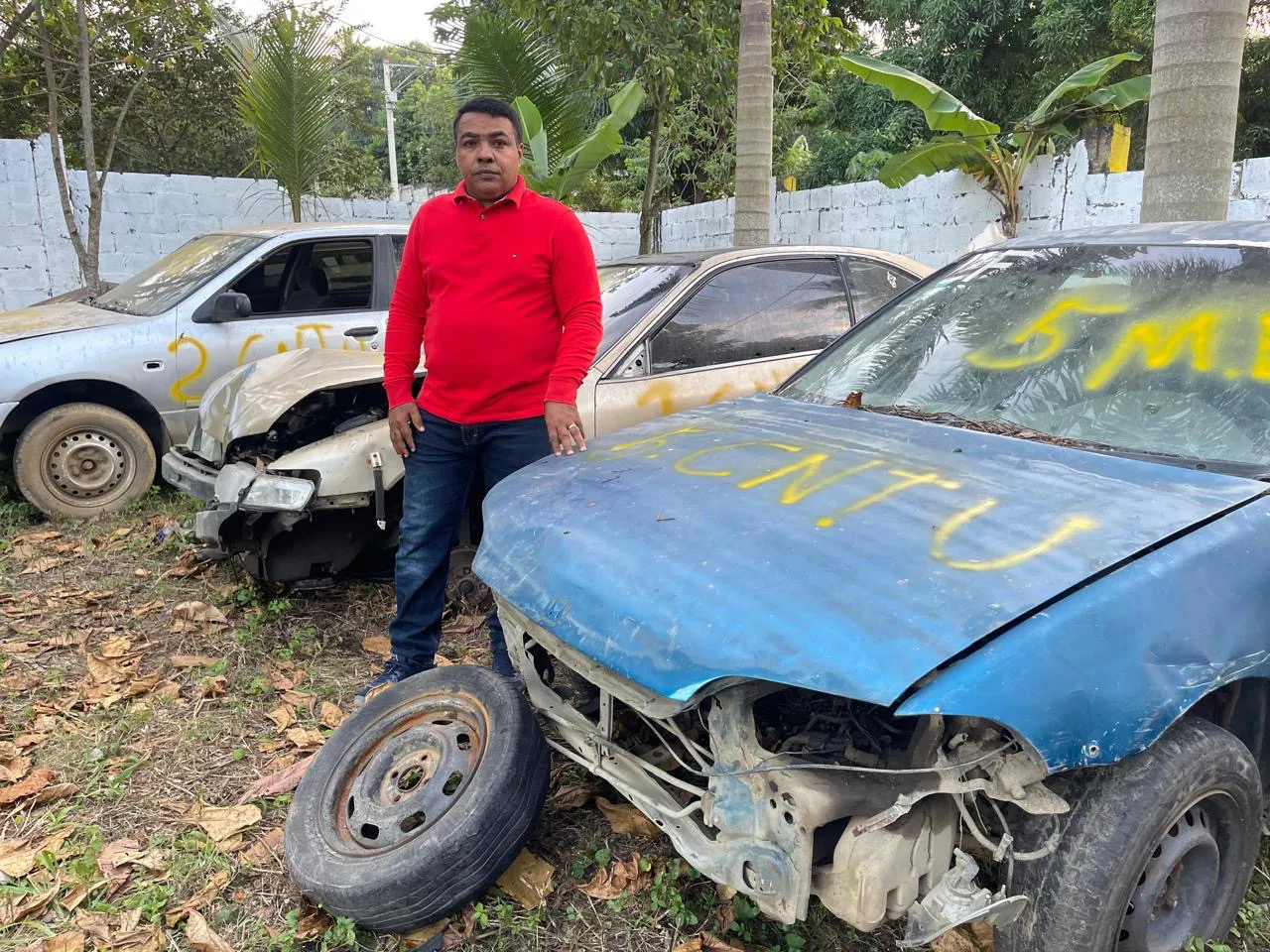 dcaa0c35-e05b-4d46-a7b7-6b193ca5a967