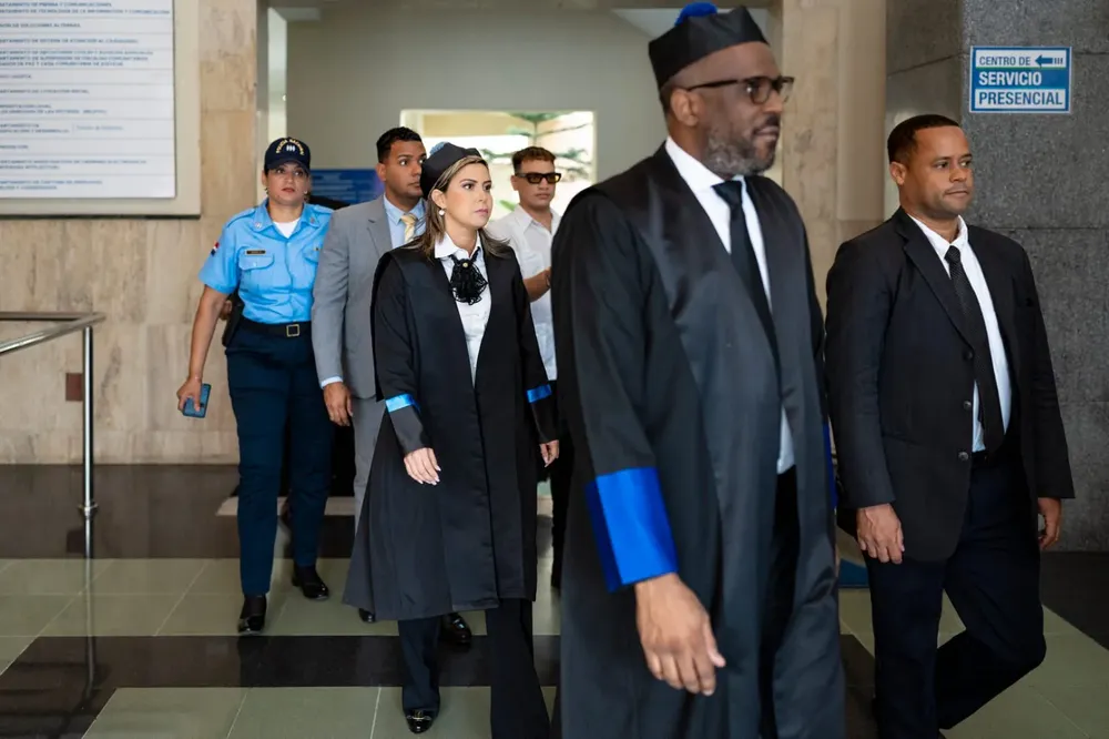 fe249df6-270b-4fd1-bdfe-98b8bb12d561